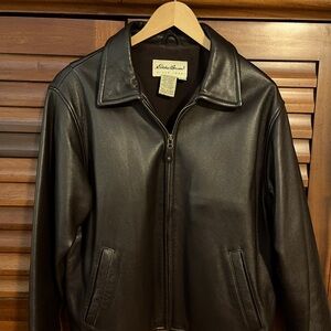 Vintage Eddie Bauer leather jacket. Sleeves:21”,Length:24”,pit to pit21”